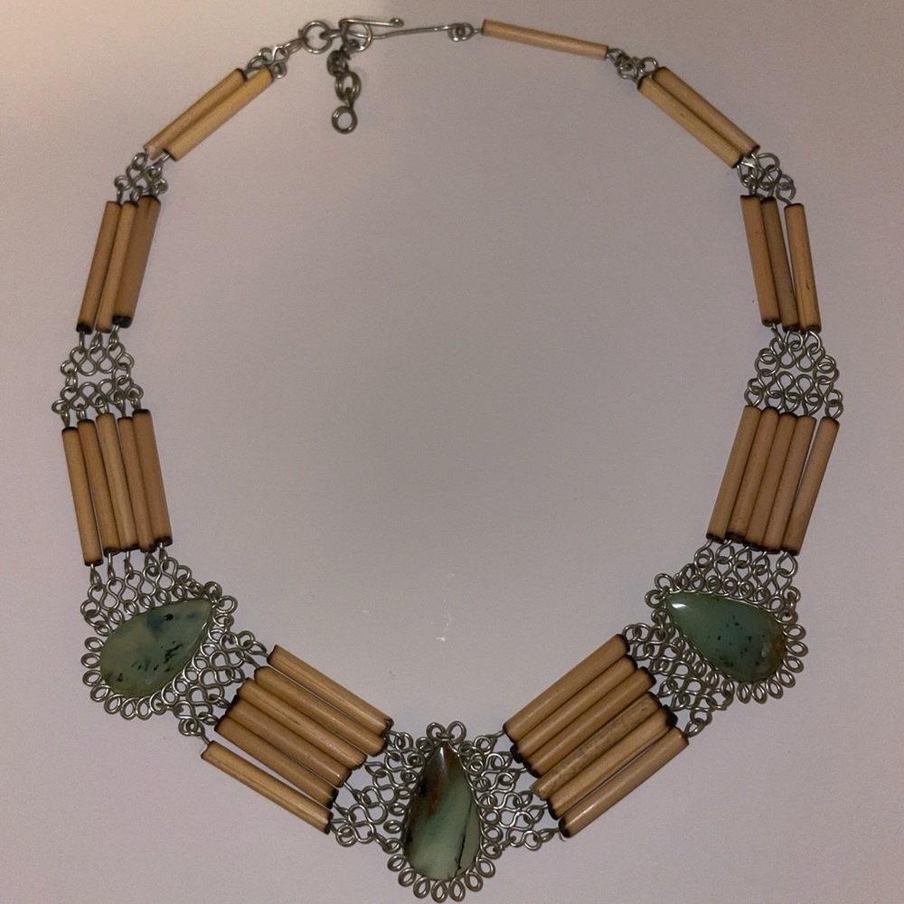 Delicate necklace pendant bamboo with 3 serpentine stone green and black